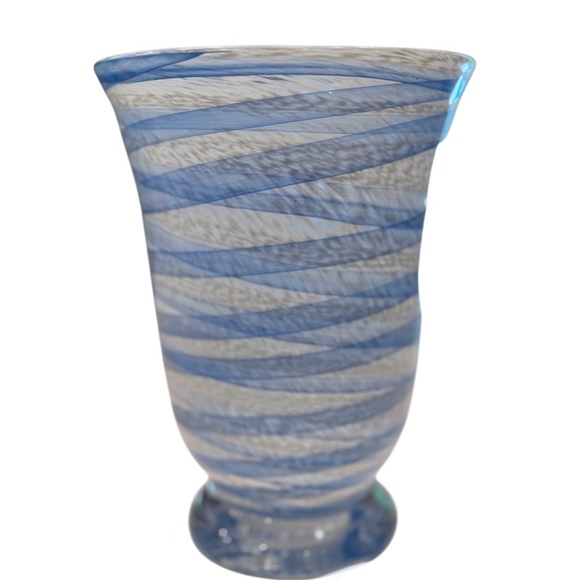 Elegant Swirl Glass Vase in Blue and White - Picture 1 of 6
